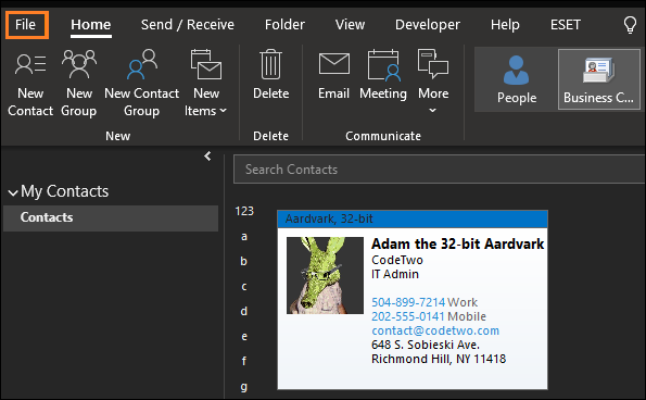 Exporting contact to vCard in Outlook.